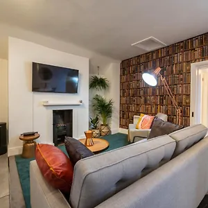 Contemporary On The Historic Rows Chester