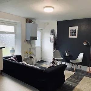 40 Carlton Tce F1 Swansea