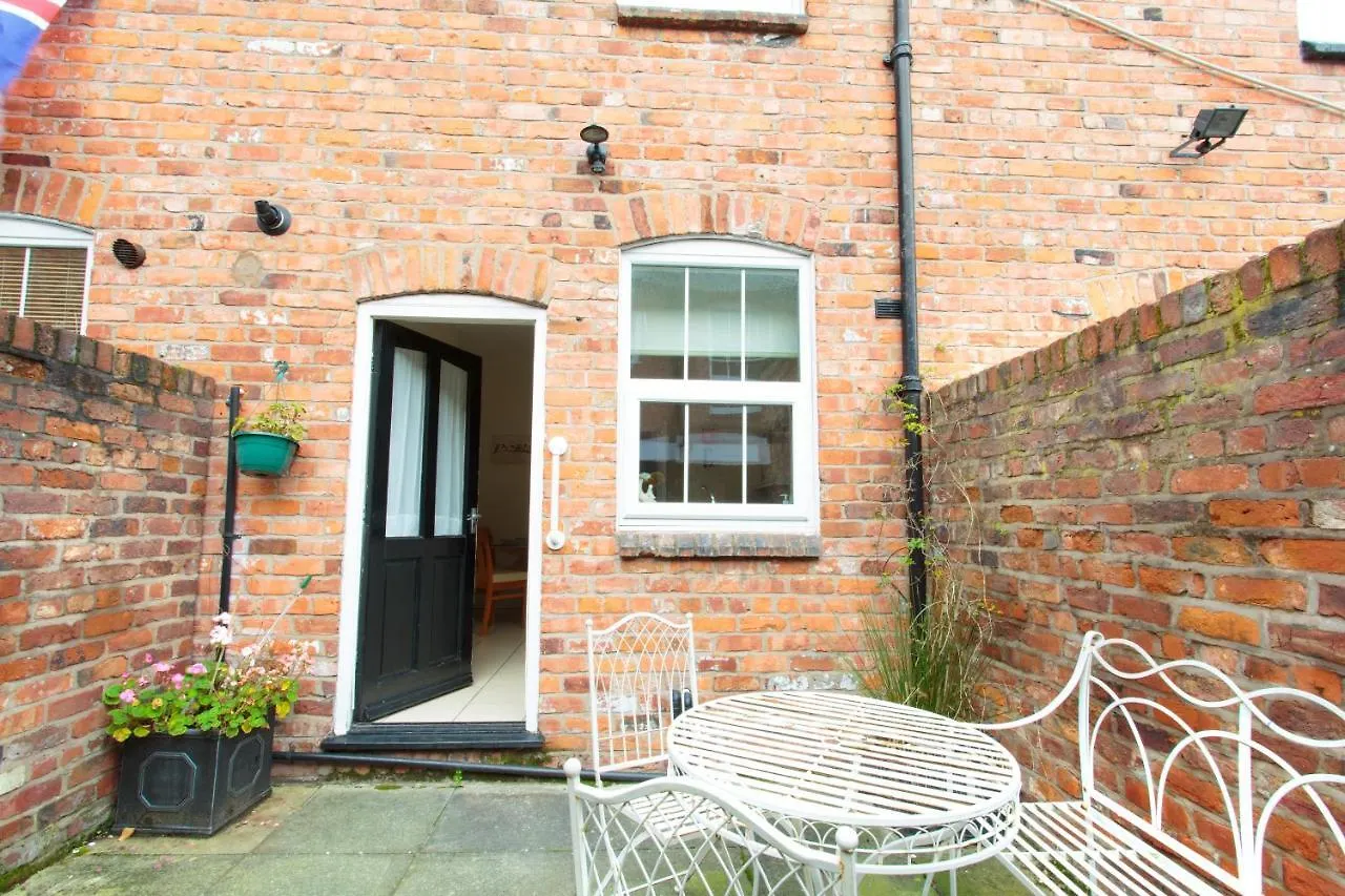 A Cosy Chester City Centre Retreat